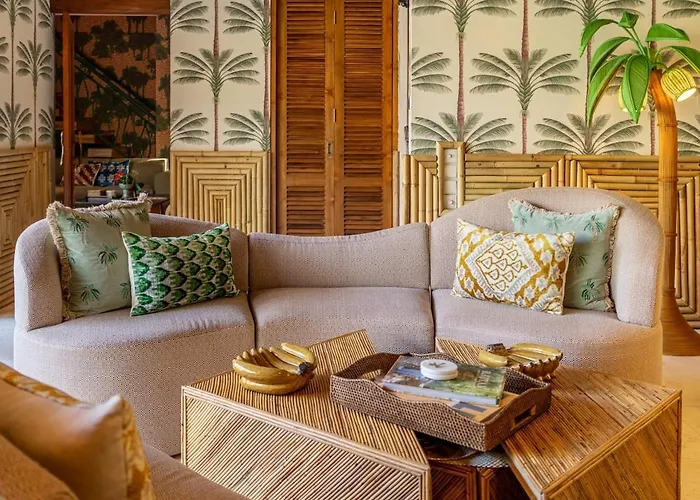 Sweet Surrender - Stylish 4br Near Potato Head Villa Seminyak