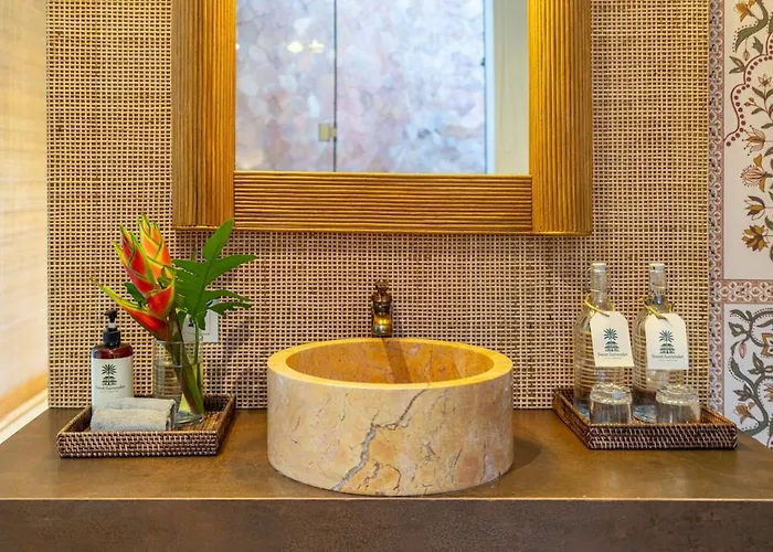 Sweet Surrender - Stylish 4br Near Potato Head * Seminyak